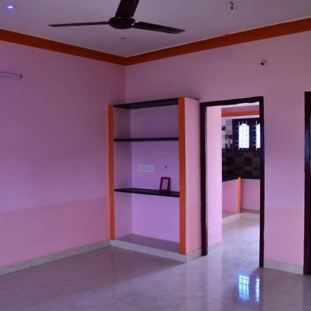شقة Ramana Maharshi Gaestehaus Tiruvannāmalai المظهر الخارجي الصورة