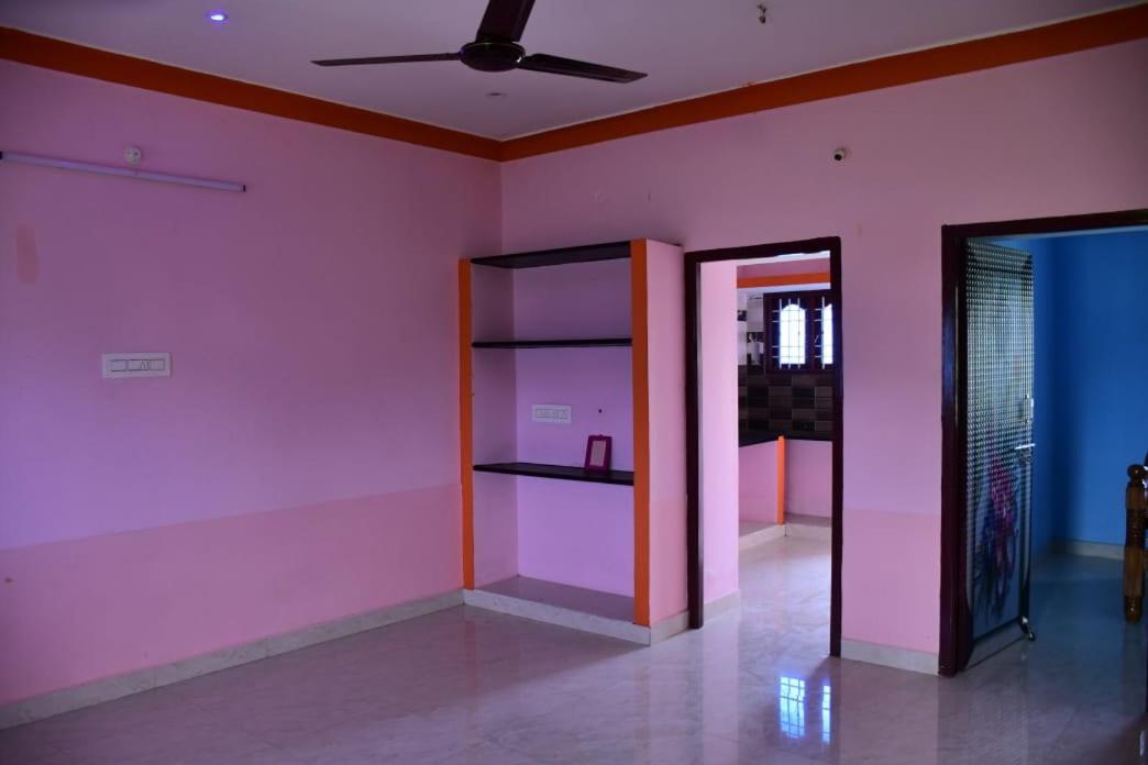 شقة Ramana Maharshi Gaestehaus Tiruvannāmalai المظهر الخارجي الصورة